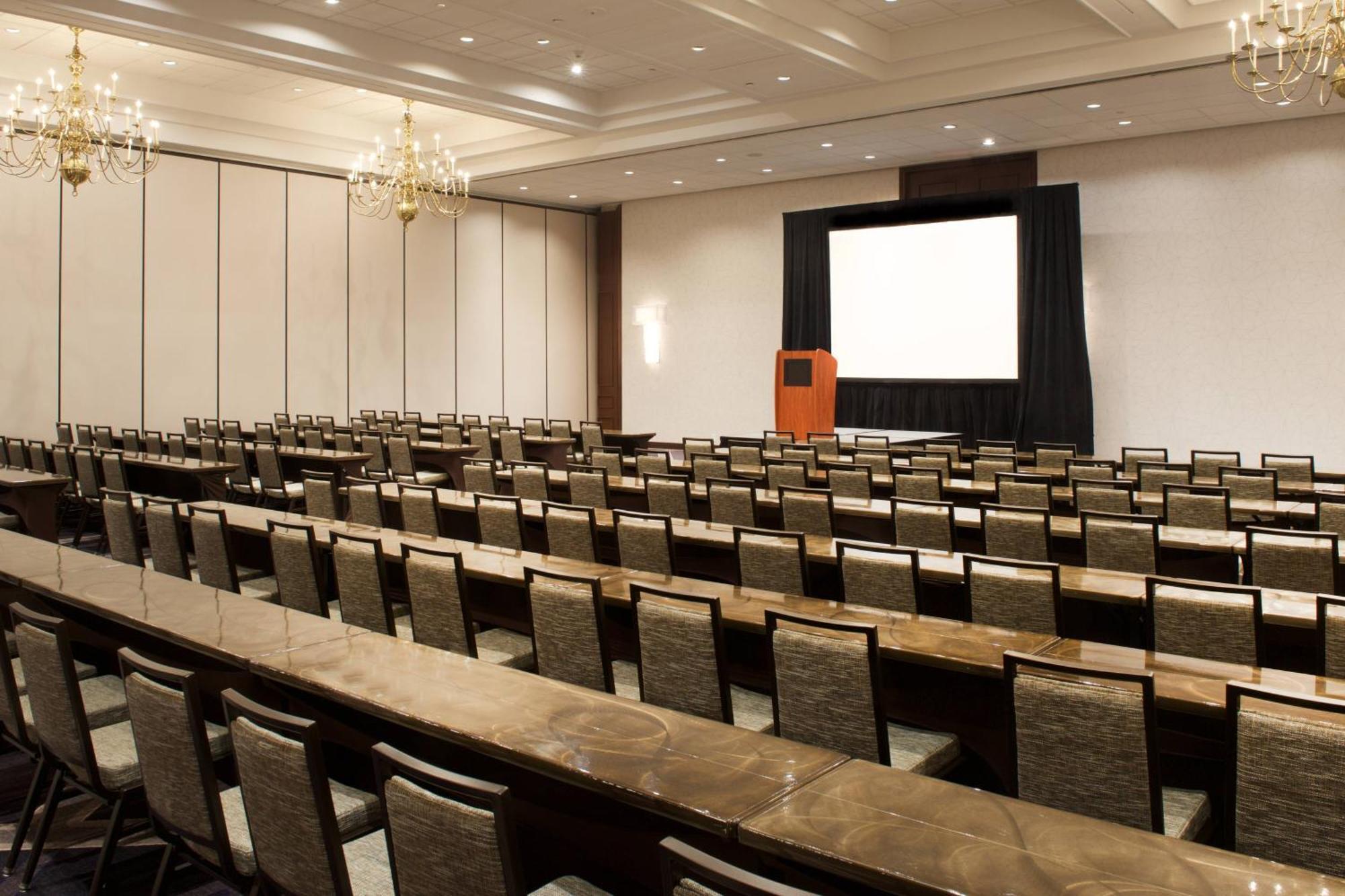 Sheraton Indianapolis City Centre Hotel Екстериор снимка
