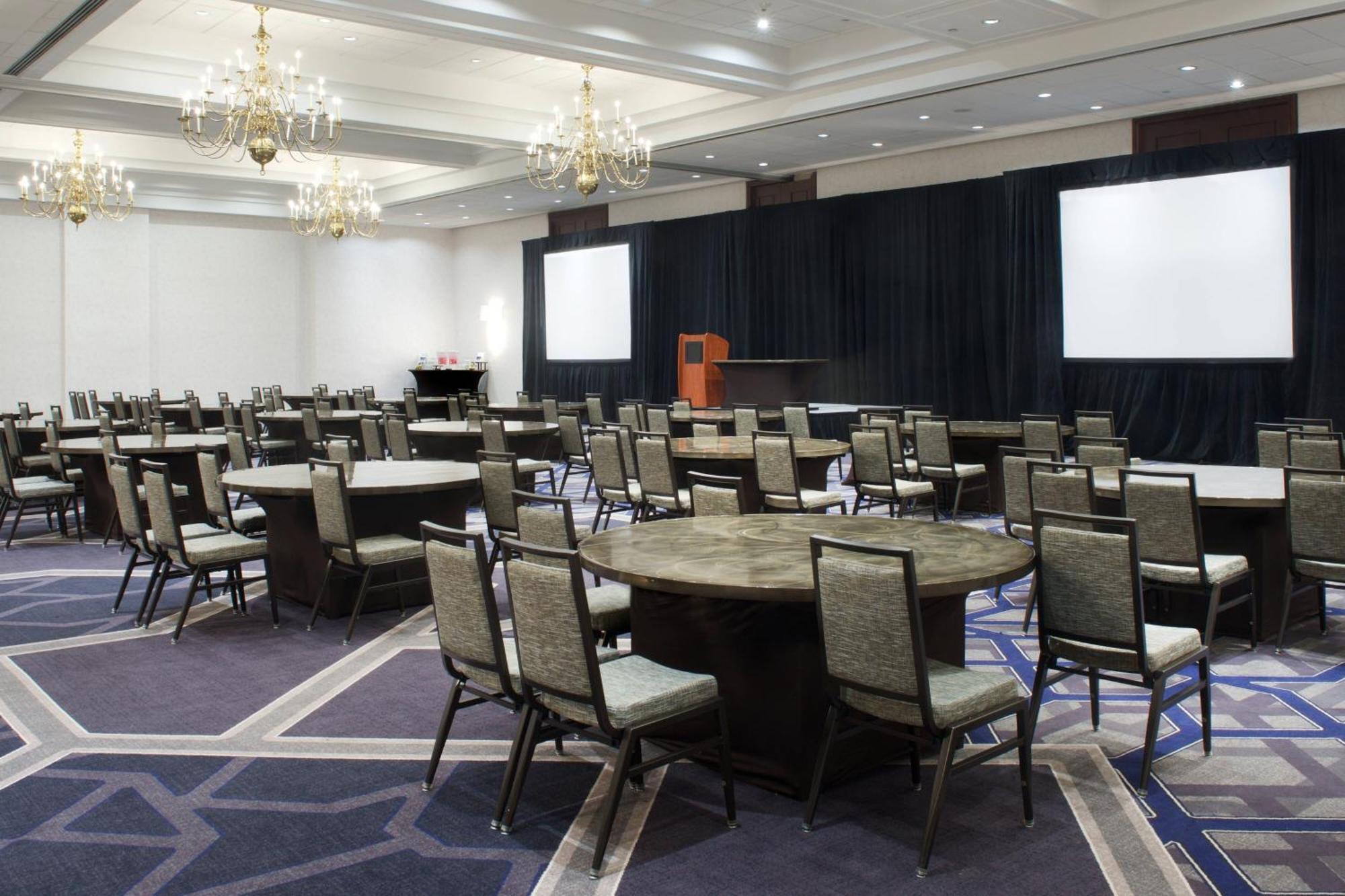 Sheraton Indianapolis City Centre Hotel Екстериор снимка
