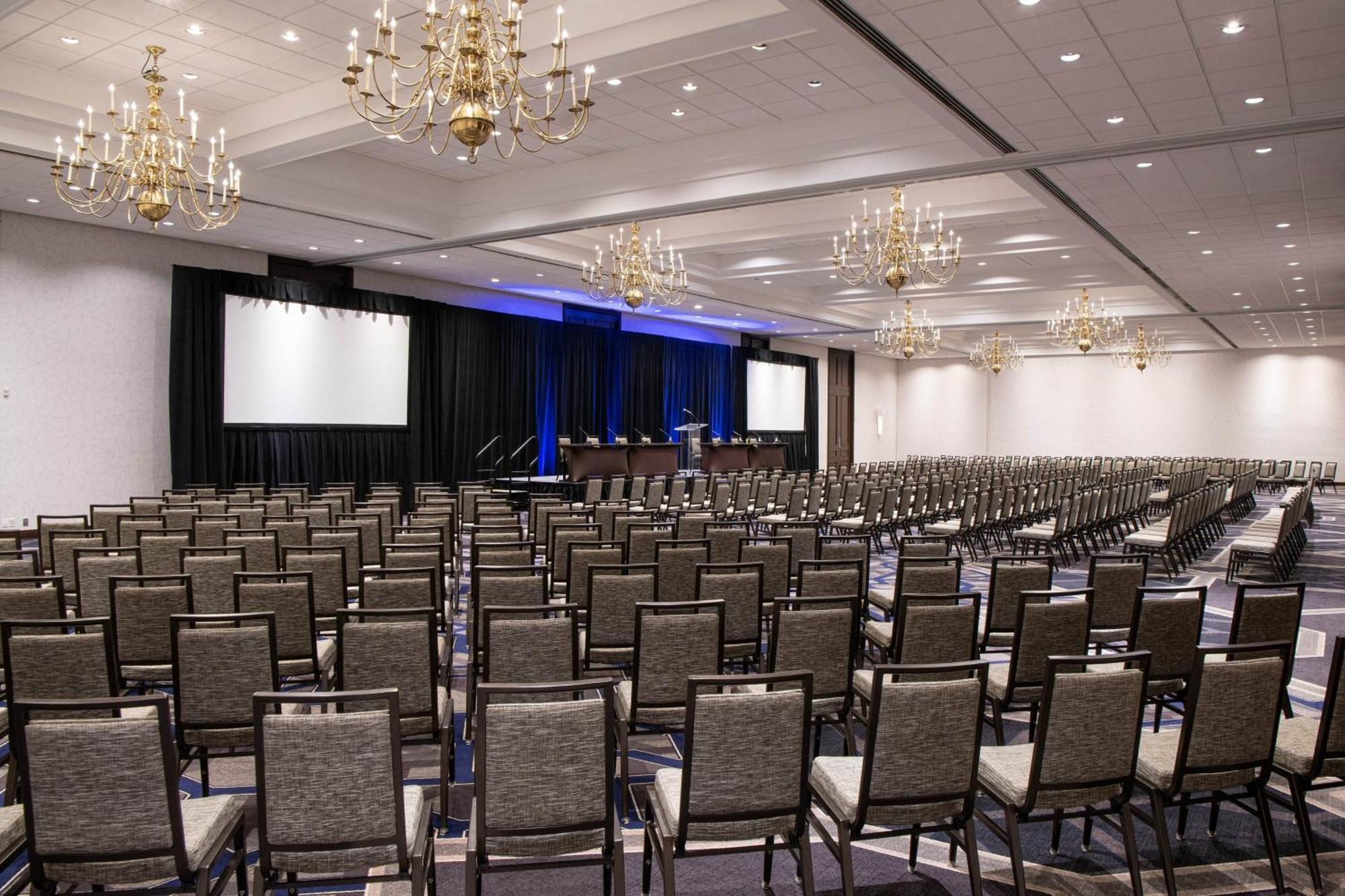 Sheraton Indianapolis City Centre Hotel Екстериор снимка
