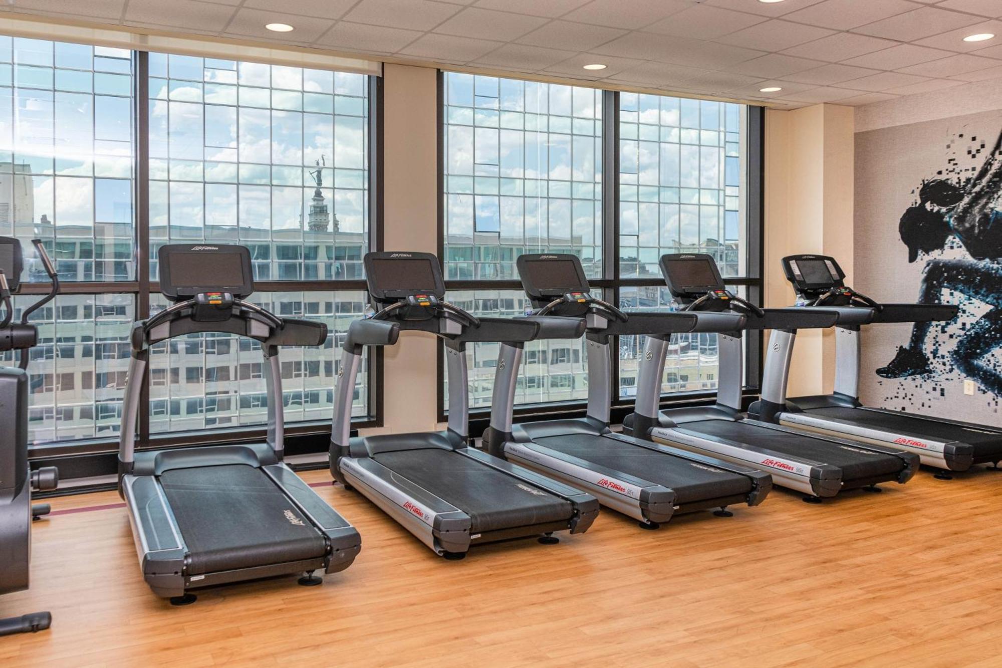 Sheraton Indianapolis City Centre Hotel Екстериор снимка