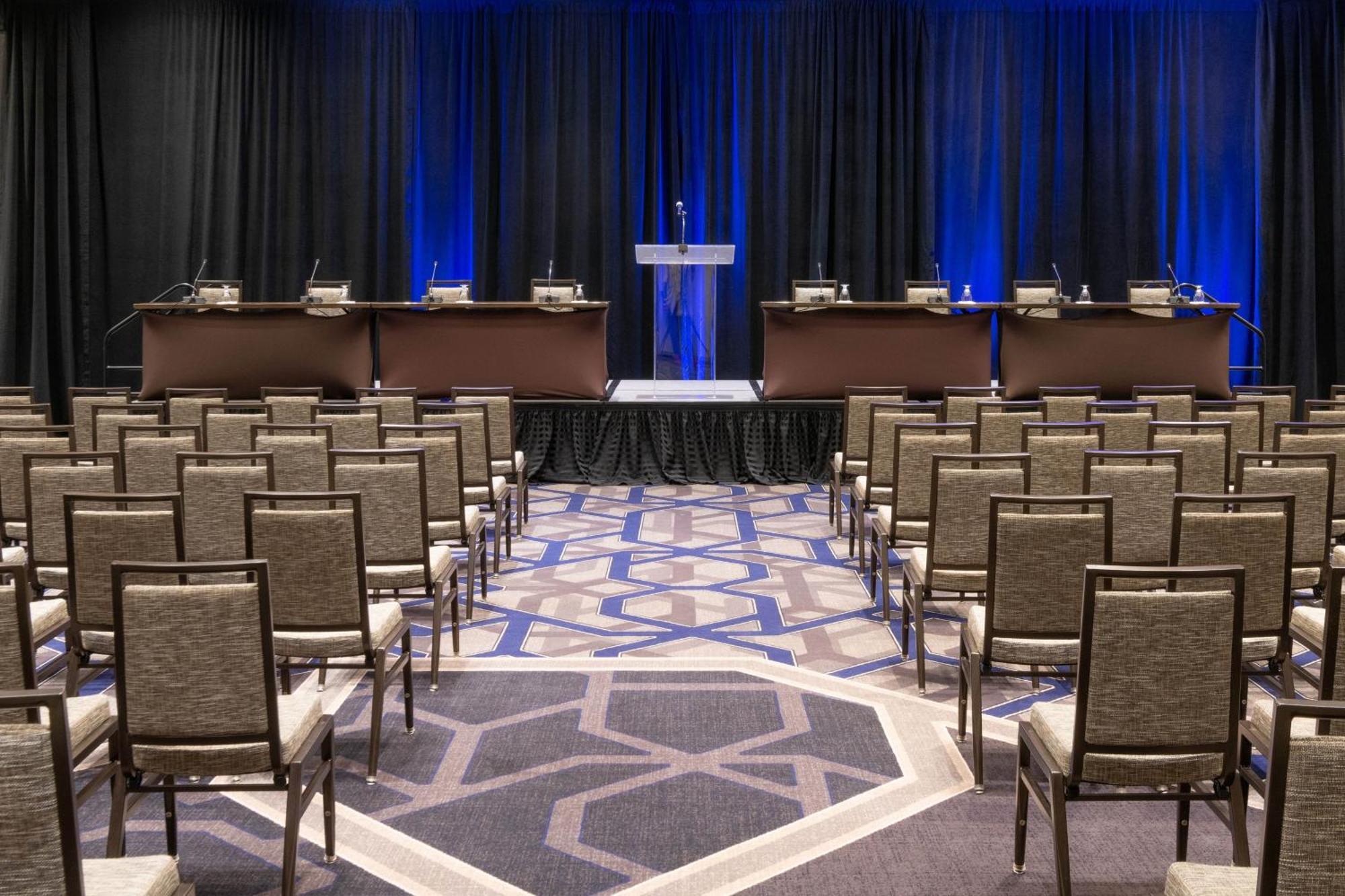 Sheraton Indianapolis City Centre Hotel Екстериор снимка