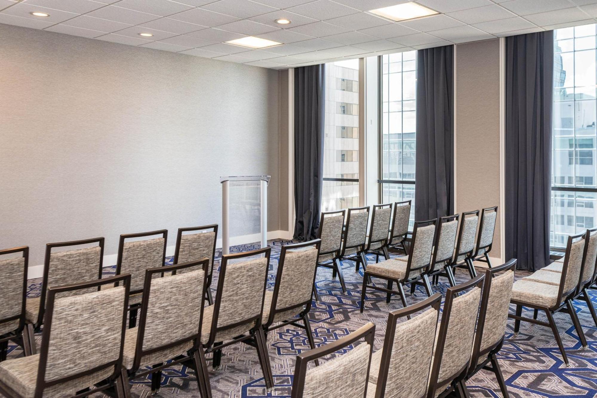 Sheraton Indianapolis City Centre Hotel Екстериор снимка