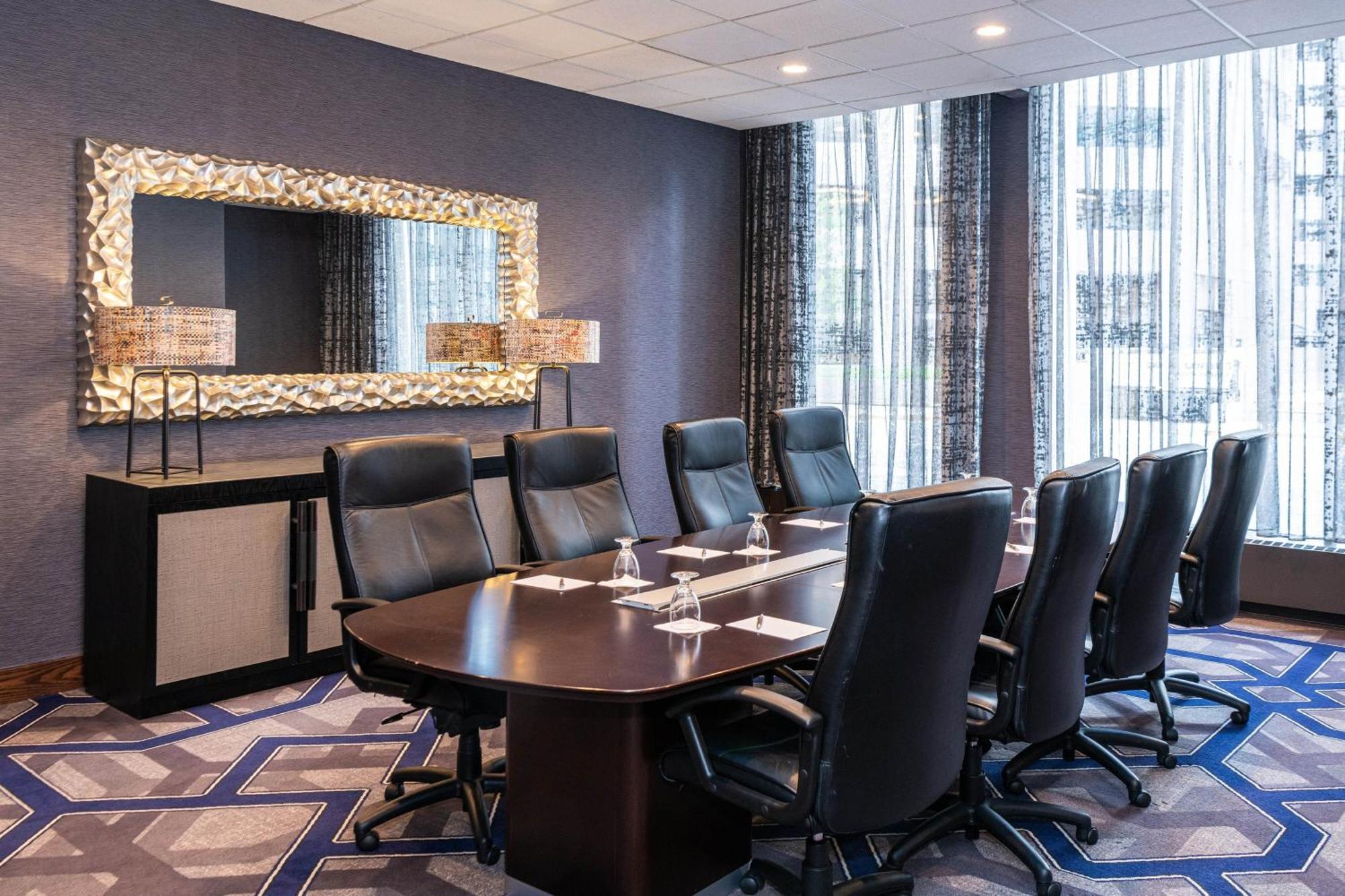 Sheraton Indianapolis City Centre Hotel Екстериор снимка