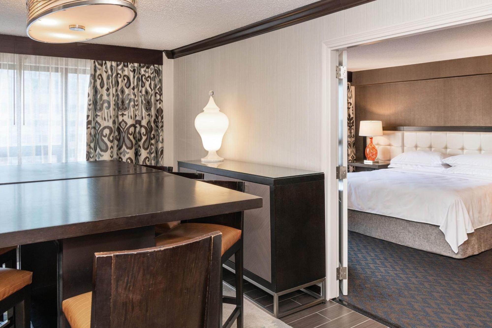 Sheraton Indianapolis City Centre Hotel Екстериор снимка