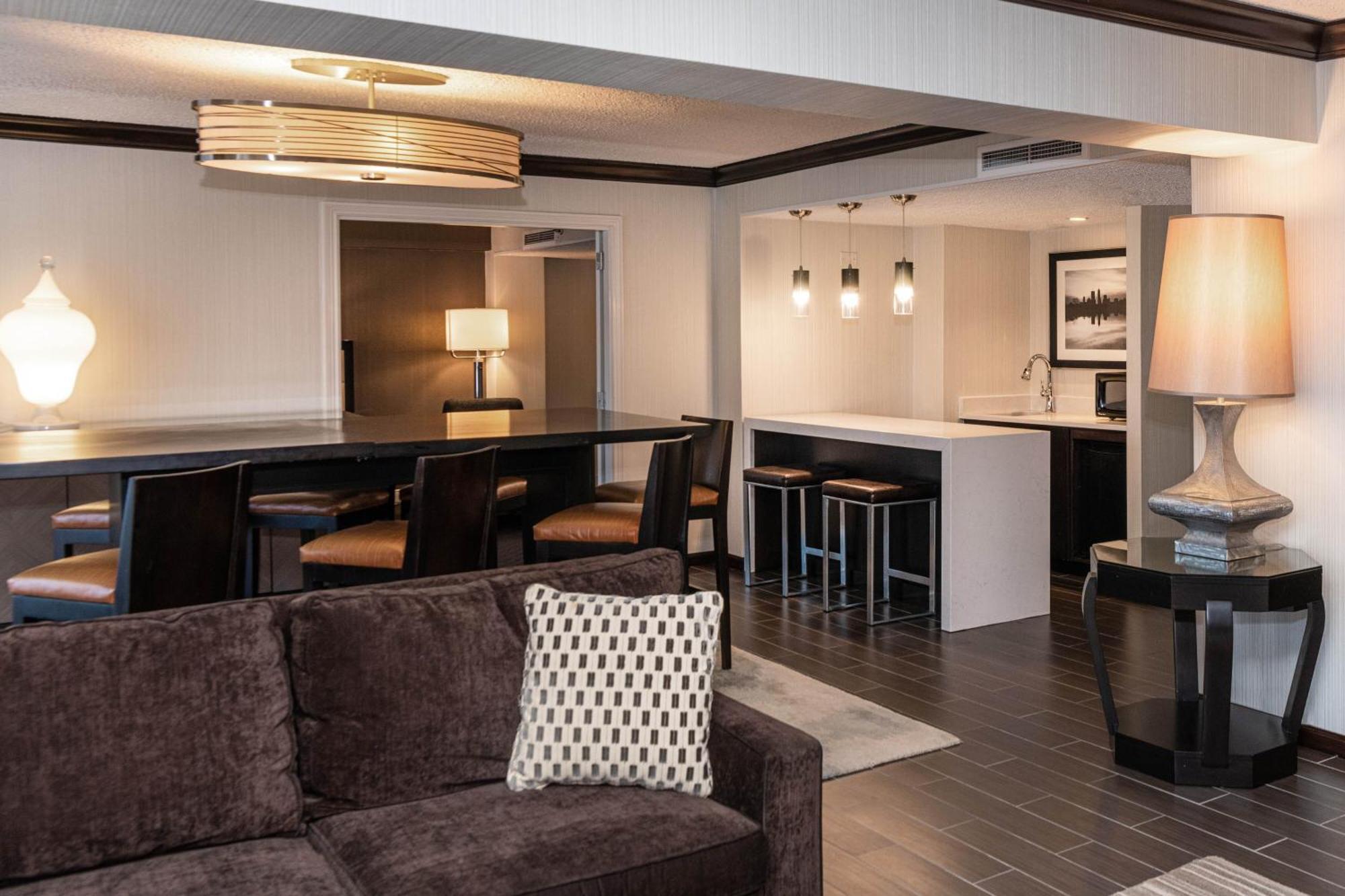 Sheraton Indianapolis City Centre Hotel Екстериор снимка