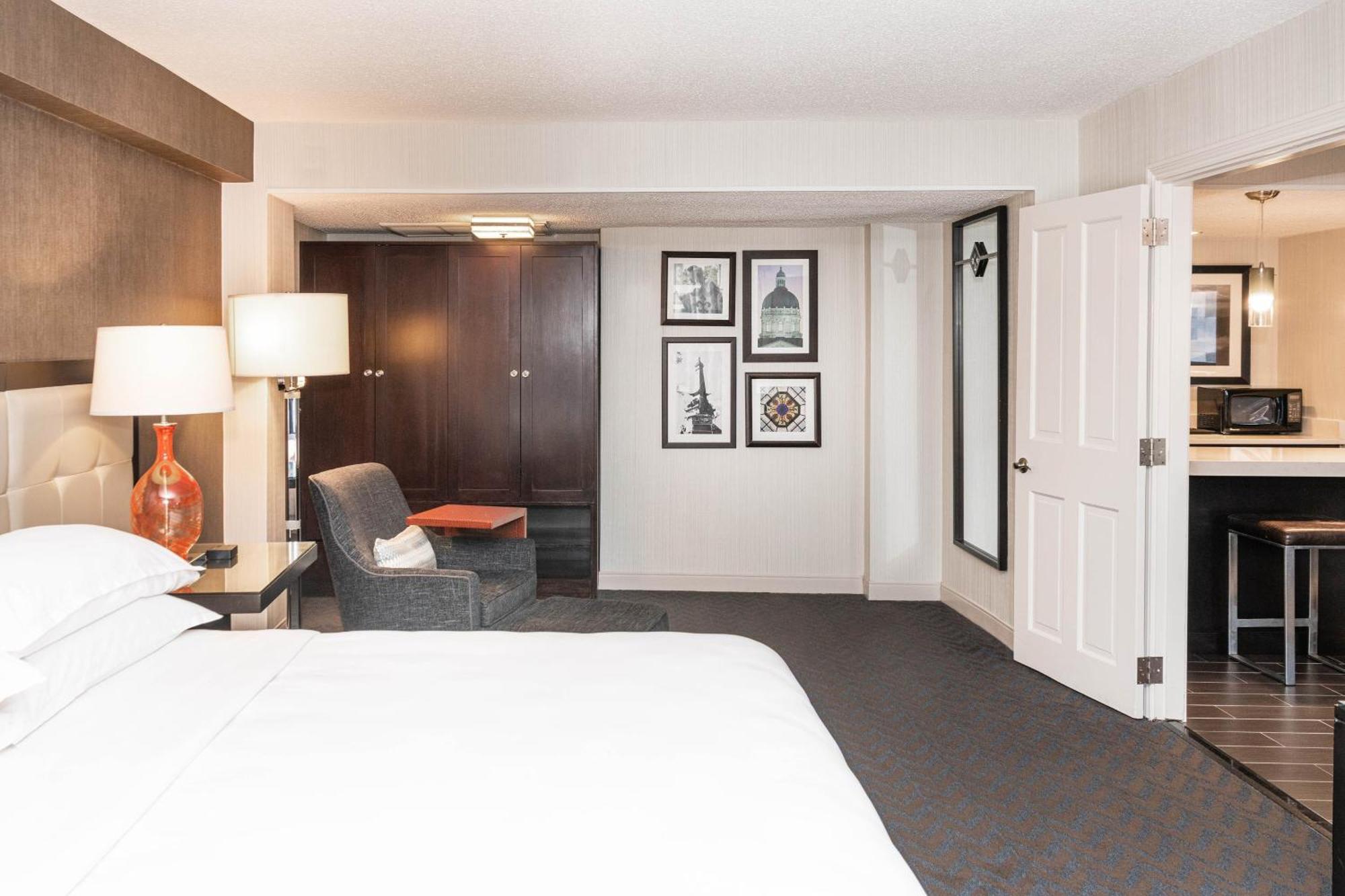 Sheraton Indianapolis City Centre Hotel Екстериор снимка