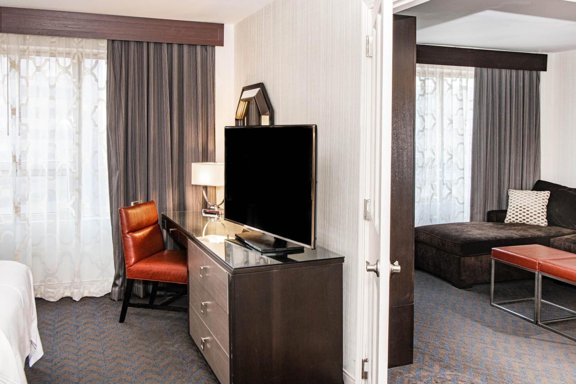 Sheraton Indianapolis City Centre Hotel Екстериор снимка