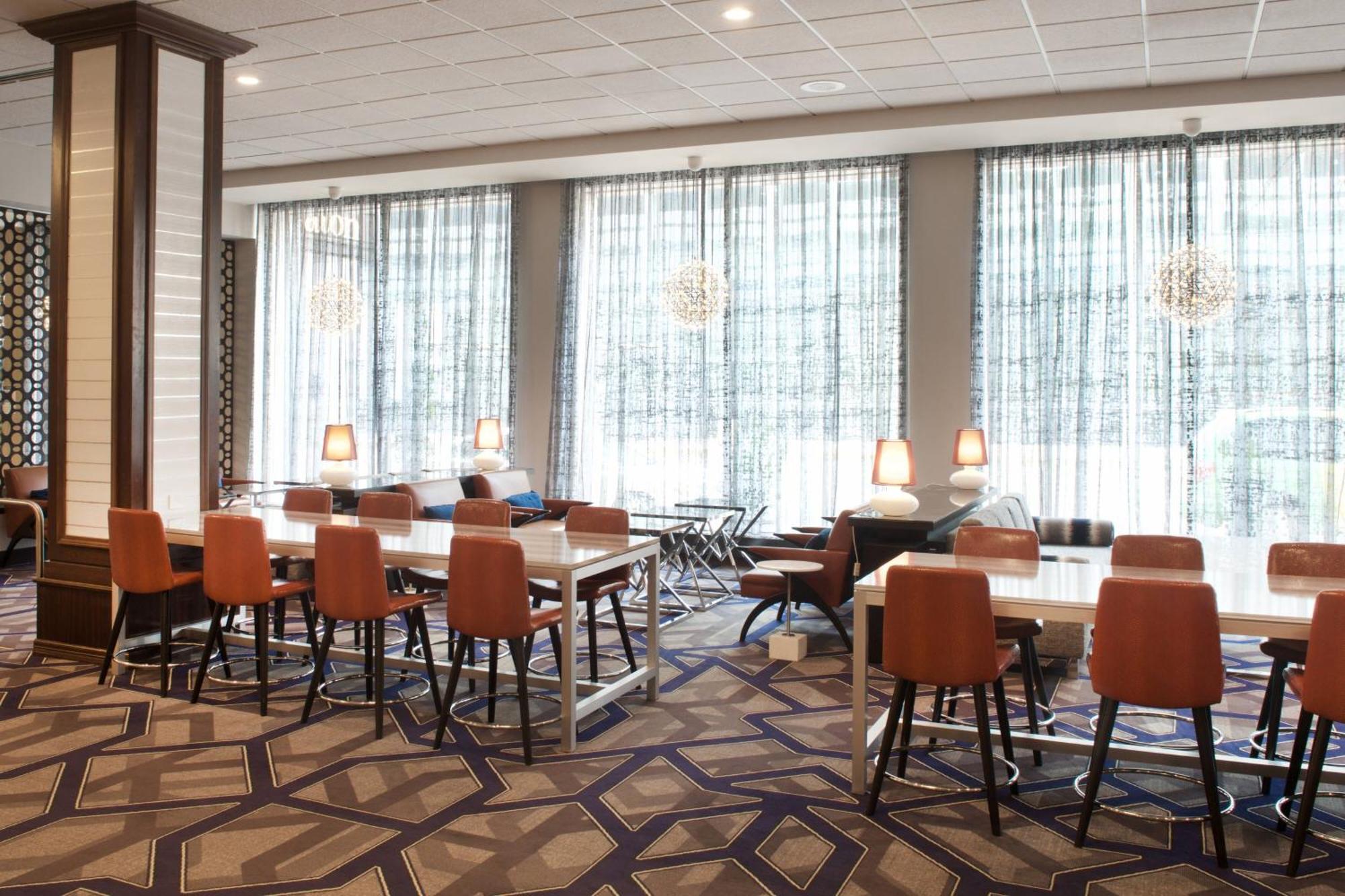 Sheraton Indianapolis City Centre Hotel Екстериор снимка